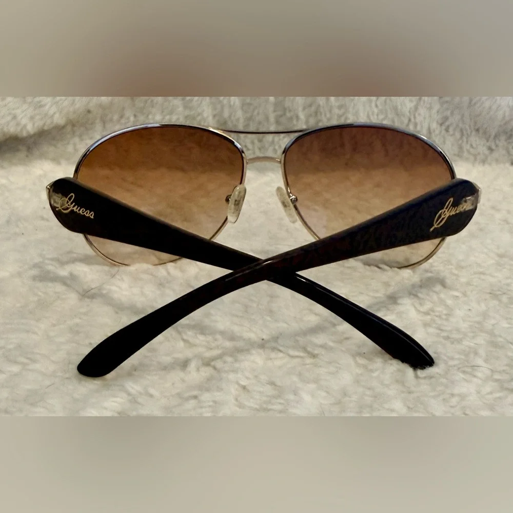 GUESS 90’s Aviators Brown Gradient Lenses in Gold Frames Logo on Leopard Arms